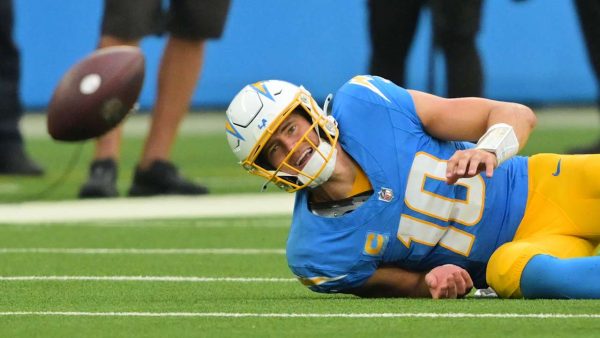 Chargers QB Justin Herbert rejects leadership concerns: ‘I trust those guys in that locker room’ Chargers QB Justin Herbert rejects leadership concerns: ‘I trust those guys in that locker room’