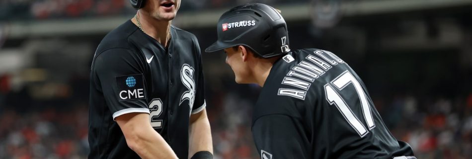 White Sox make it look easy in Game 1 win over AL West champs