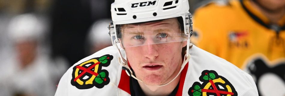 Moore signs 5-year, .25 million contract with Blackhawks