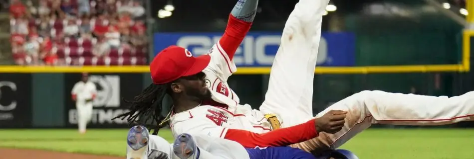 De La Cruz’s latest highlight is a contortionist act on diving tag for 5-3-6 double play