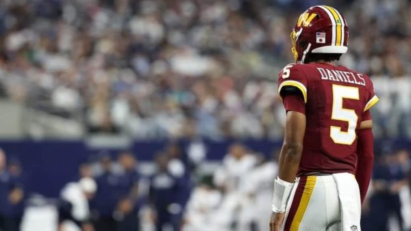 Commanders QB Jayden Daniels expected to travel, practice in London