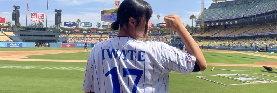 Teen who plays ball at Ohtani’s old high school nails her 1st pitch at Dodger Stadium
