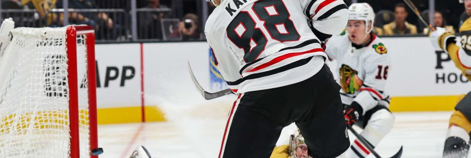 Kane scores with familiar flair in return to Blackhawks