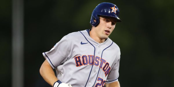 Spence plays hero with 3-HR game as Astros remain in first-place tie