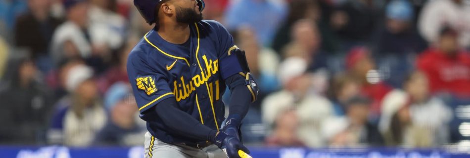 Brewers reach 100-win mark for 1st time in franchise history