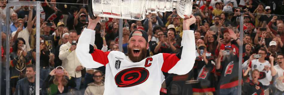 Staal signs 1-year contract worth up to  million with Hurricanes