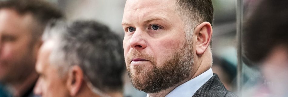 Sharks coach Warsofsky signs multiyear contract
