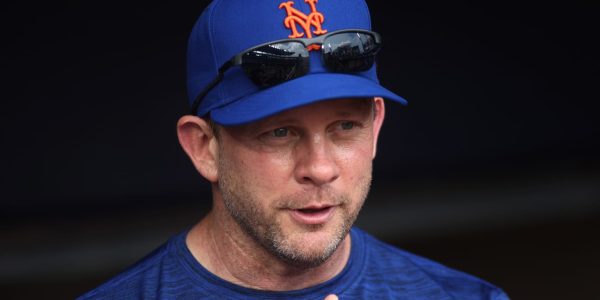 Andy Green to stay on as Mets manager, signs 3-year contract