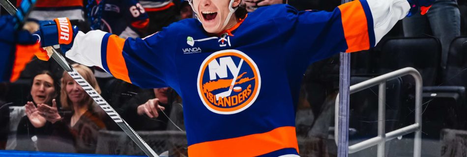 Islanders season preview: Schaefer growth, improved play in front of Sorokin key to playoff return