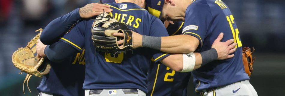 Brewers reach 100-win mark for 1st time in franchise history