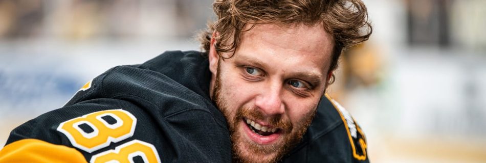 Pastrnak named Bruins captain, replaces Marchand