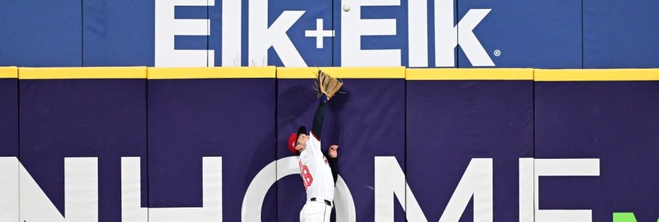 Thought Kwan’s first play was good? Gold Glover comes back with another gem