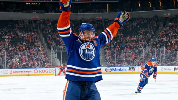 McDavid goes top shelf