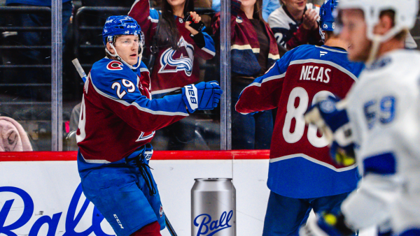 MacKinnon has four points, Avalanche defeat Lightning to get back on track MacKinnon has four points, Avalanche defeat Lightning to get back on track