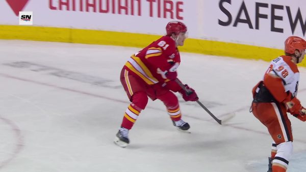 Suniev nets his first NHL goal