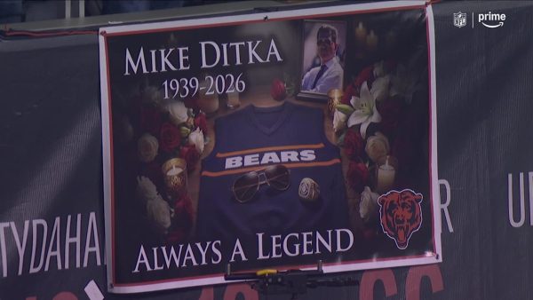 Chicago Bears honored Mike Ditka with a moment of silence