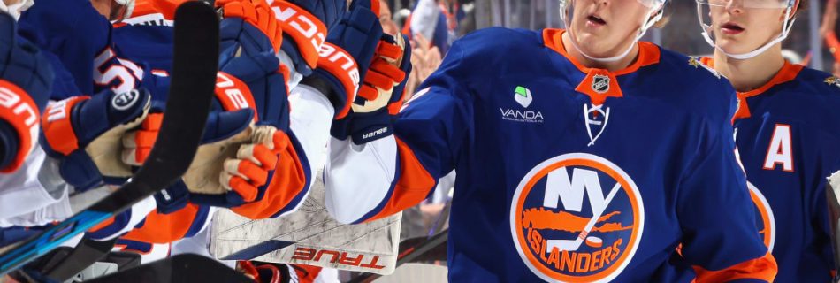 Islanders ride fast start to defeat Ducks, extend point streak to four