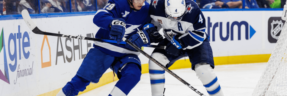 Holmberg gets career-high 4 points, Lightning defeat slumping Jets