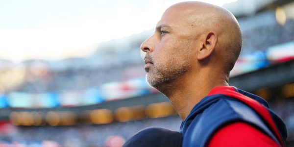 Cora reportedly rebuffs Phillies’ overtures to be next manager