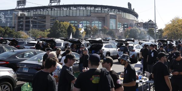 Chicago caught up in White Sox playoff fever … and a mystery first-pitch guest