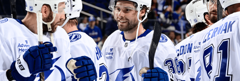 Hagel gets hat trick, lifts Lightning past Islanders late for 4th win in row