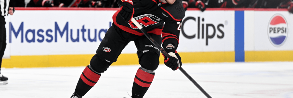 Nikishin, Hurricanes end stalemate with one-year contract