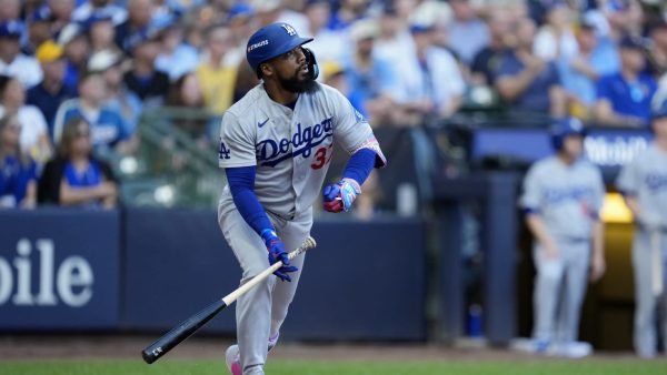 Teoscar Hernández’s sacrifice fly