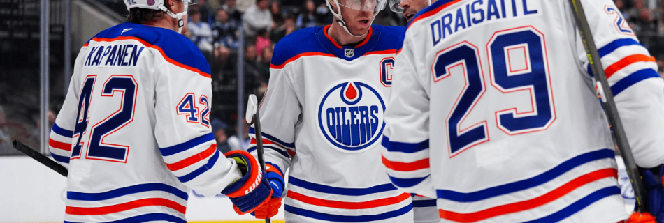 McDavid gets 5 points to extend season-opening streak as Oilers cruise past Mammoth