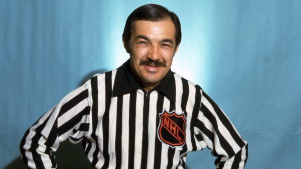Pavelich, 1st linesman elected to Hockey Hall of Fame, dies at 92