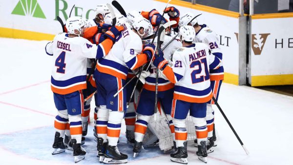 Varlamov earns first win after long road back for Islanders Varlamov earns first win after long road back for Islanders