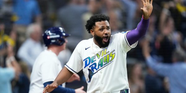 Rays create havoc on basepaths, get stellar start from Peralta to even ALCS