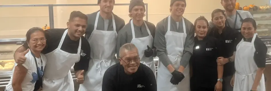 Maple Leafs assist community in Thanksgiving visit to Covenant House Toronto