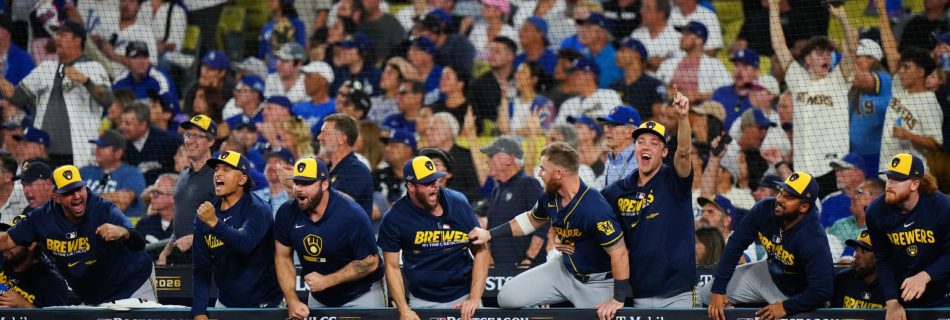 Brewers sweep champs, reach World Series for first time in 44 years