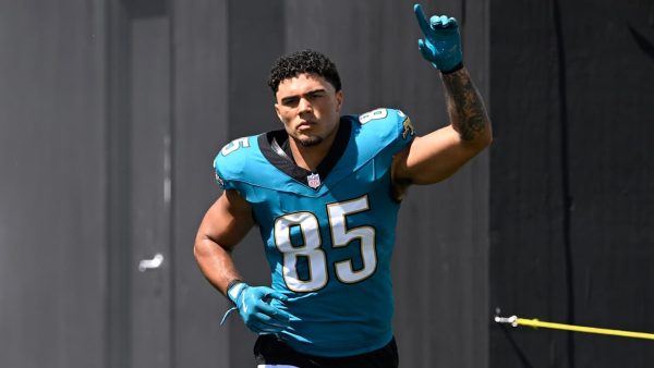 2026 NFL fantasy football waiver wire, Week 6: RB Woody Marks, TE Brenton Strange among targets