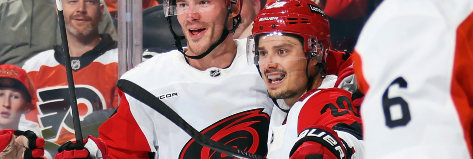 Aho, Svechnikov help Hurricanes stay hot, keep Flyers winless