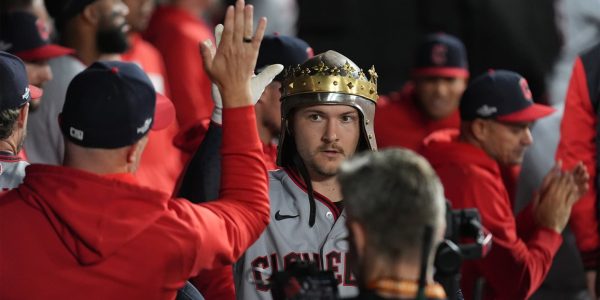 Bailey comes up big twice — after starting game on bench Bailey comes up big twice — after starting game on bench