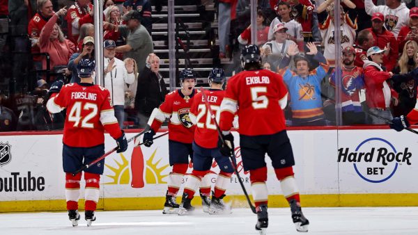 Lundell has hat trick, Panthers hand Jets eighth straight loss