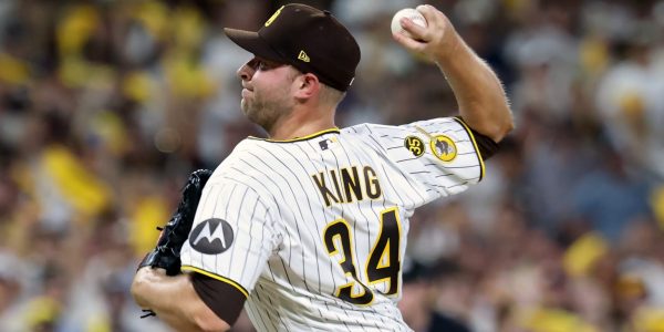King declines player option with Padres to become free agent (source)
