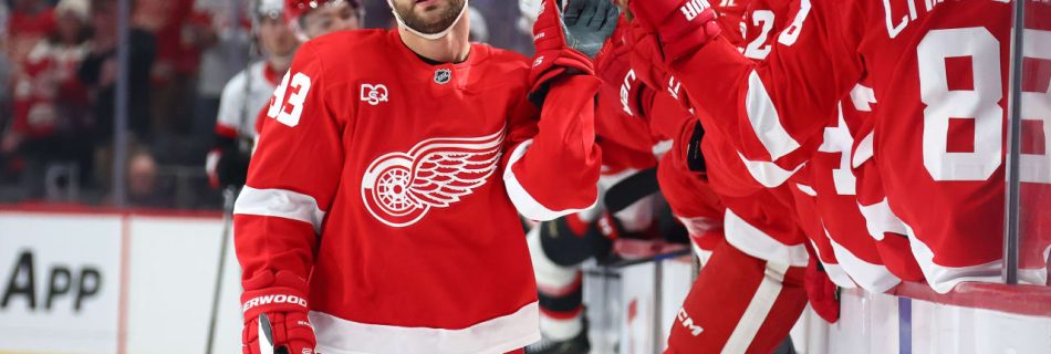 DeBrincat shows faith in Red Wings with long-term contract