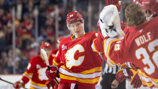 Gridin scores twice, sparks Flames past Maple Leafs for fourth straight win