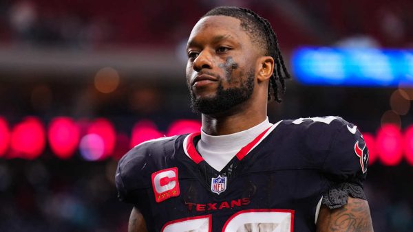 Report: Seahawks opt against signing RB Joe Mixon following physical