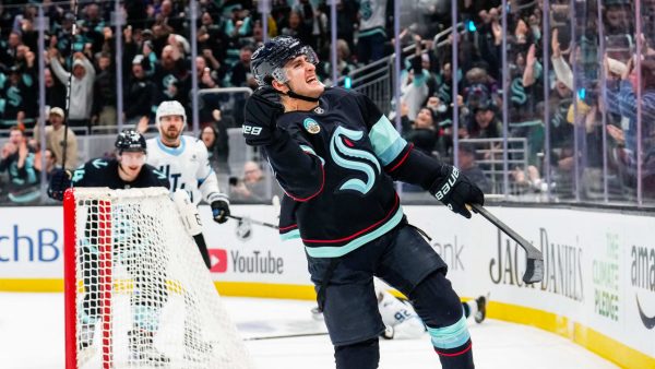 Samoskevich breaks tie in third, Kraken recover again to get past Mammoth