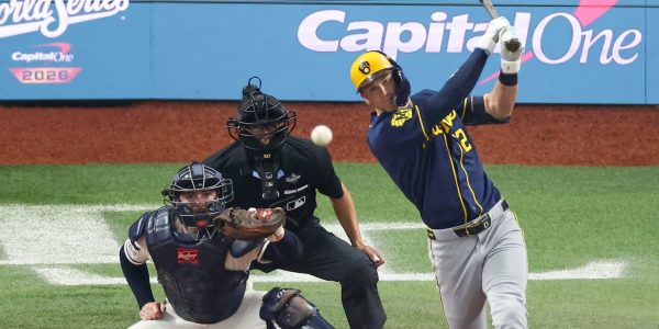 Red-hot Pratt sets World Series rookie record with hit in six straight at-bats