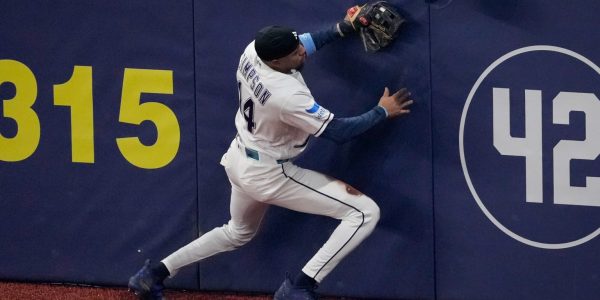 Simpson’s speed actually costs him SB — then enables SPECTACULAR catch