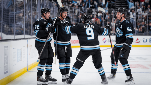 Mammoth cruise to shutout of Blackhawks in season opener Mammoth cruise to shutout of Blackhawks in season opener