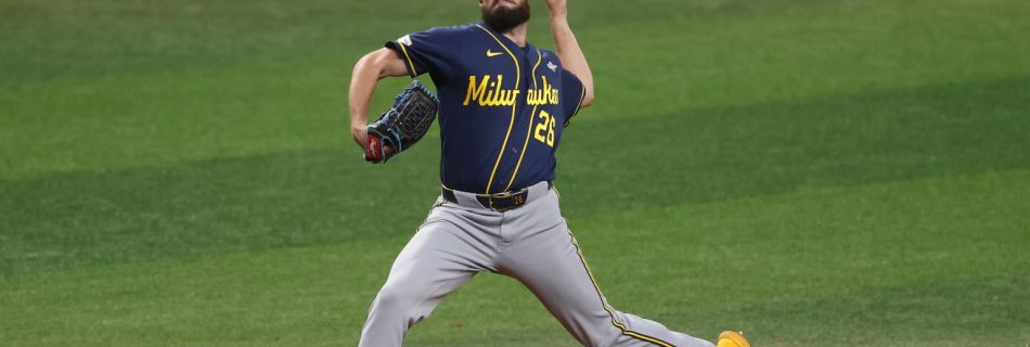 Ashby makes history with record scoreless streak for reliever in postseason