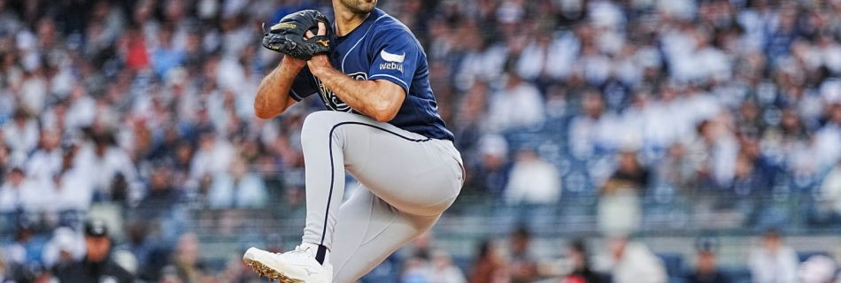 Martinez once got booted from Yankee Stadium. Now he could help boot Yanks in Game 3