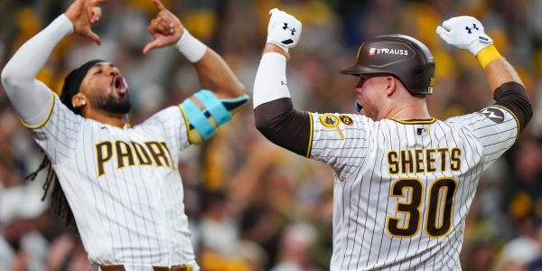 Padres make quick work of Cubs to sweep Wild Card Series