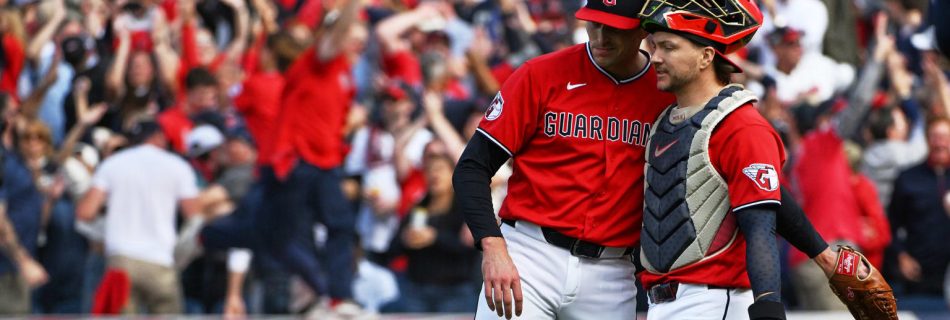 Smith tosses latest round of calm perfection with 4-out save in Game 3