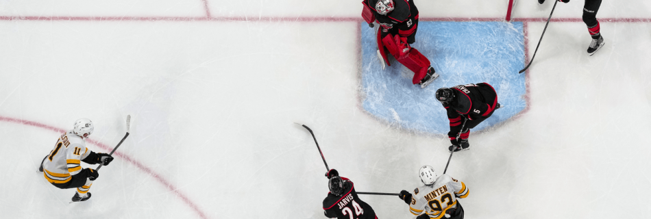 Kochetkov wins eighth straight to start season, Hurricanes defeat Bruins